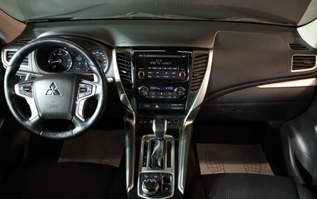 Mitsubishi Pajero Sport III рестайлинг, 2019 год, 3 169 000 рублей, 9 фотография