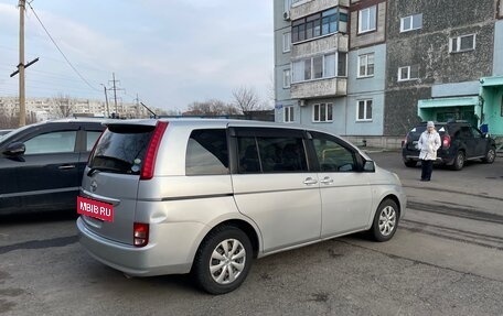 Toyota ISis I, 2004 год, 670 000 рублей, 4 фотография