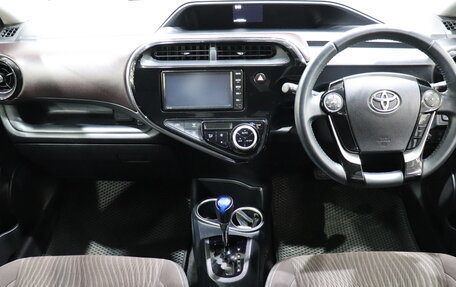 Toyota Aqua I, 2018 год, 1 180 000 рублей, 15 фотография