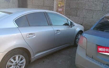 Toyota Avensis III рестайлинг, 2009 год, 1 000 000 рублей, 4 фотография