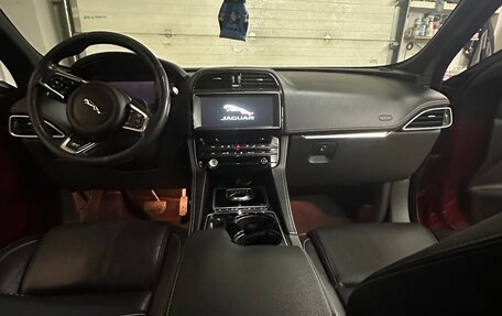 Jaguar F-Pace, 2016 год, 3 400 000 рублей, 5 фотография
