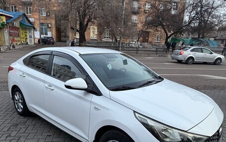 Hyundai Solaris II рестайлинг, 2021 год, 1 500 000 рублей, 2 фотография