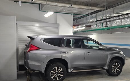 Mitsubishi Pajero Sport III рестайлинг, 2017 год, 3 099 000 рублей, 3 фотография