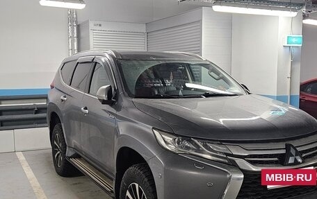 Mitsubishi Pajero Sport III рестайлинг, 2017 год, 3 099 000 рублей, 4 фотография