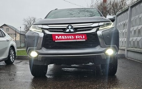 Mitsubishi Pajero Sport III рестайлинг, 2017 год, 3 099 000 рублей, 2 фотография