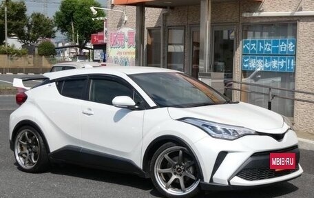 Toyota C-HR I рестайлинг, 2022 год, 1 800 069 рублей, 2 фотография