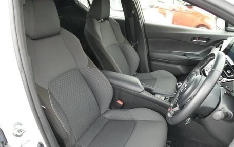 Toyota C-HR I рестайлинг, 2022 год, 1 800 069 рублей, 11 фотография