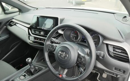 Toyota C-HR I рестайлинг, 2022 год, 1 800 069 рублей, 13 фотография