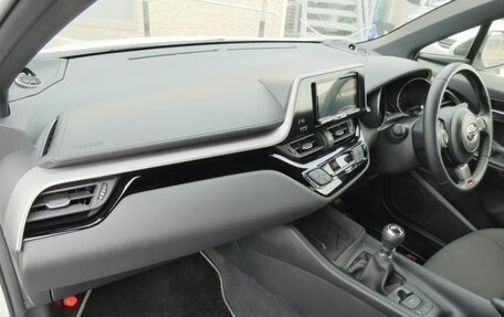 Toyota C-HR I рестайлинг, 2022 год, 1 800 069 рублей, 28 фотография