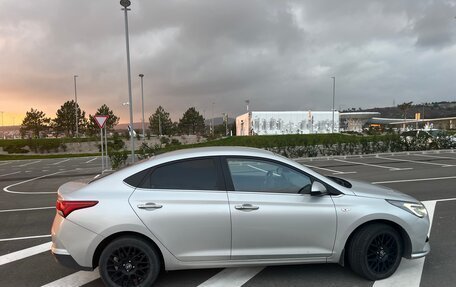 Hyundai Accent IV, 2022 год, 1 990 000 рублей, 5 фотография