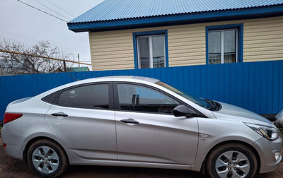 Hyundai Solaris II рестайлинг, 2015 год, 1 200 000 рублей, 1 фотография