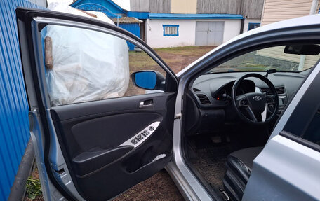 Hyundai Solaris II рестайлинг, 2015 год, 1 200 000 рублей, 6 фотография