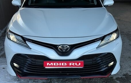 Toyota Camry, 2018 год, 2 599 000 рублей, 6 фотография