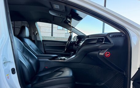 Toyota Camry, 2018 год, 2 599 000 рублей, 28 фотография