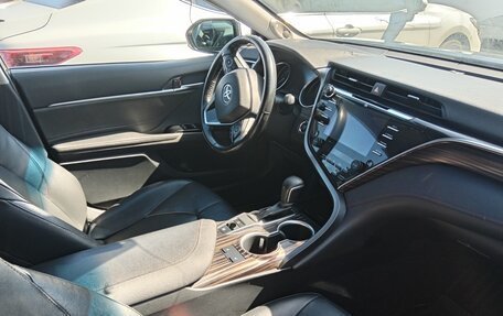 Toyota Camry, 2018 год, 1 895 000 рублей, 2 фотография