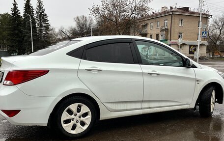 Hyundai Solaris II рестайлинг, 2016 год, 940 000 рублей, 5 фотография