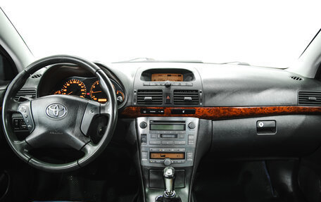 Toyota Avensis III рестайлинг, 2004 год, 650 000 рублей, 5 фотография