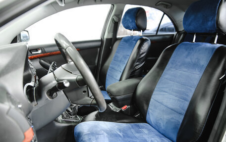 Toyota Avensis III рестайлинг, 2004 год, 650 000 рублей, 7 фотография