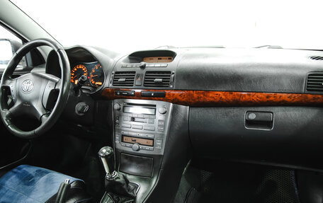 Toyota Avensis III рестайлинг, 2004 год, 650 000 рублей, 6 фотография