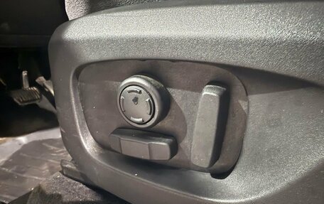 Land Rover Discovery Sport I рестайлинг, 2017 год, 2 399 000 рублей, 17 фотография