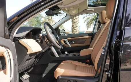 Land Rover Discovery Sport I рестайлинг, 2025 год, 7 990 000 рублей, 8 фотография