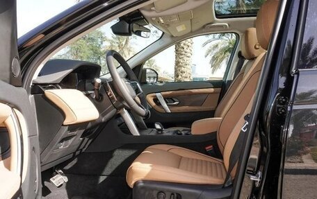 Land Rover Discovery Sport I рестайлинг, 2025 год, 7 990 000 рублей, 9 фотография