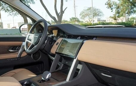 Land Rover Discovery Sport I рестайлинг, 2025 год, 7 990 000 рублей, 22 фотография