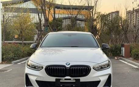 BMW 1 серия, 2022 год, 1 680 000 рублей, 2 фотография