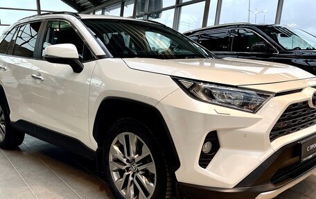 Toyota RAV4, 2020 год, 3 390 000 рублей, 5 фотография