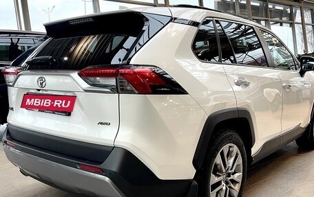 Toyota RAV4, 2020 год, 3 390 000 рублей, 7 фотография