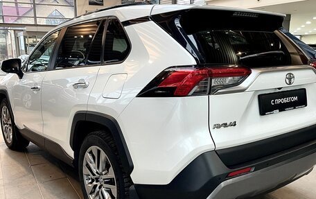 Toyota RAV4, 2020 год, 3 390 000 рублей, 9 фотография