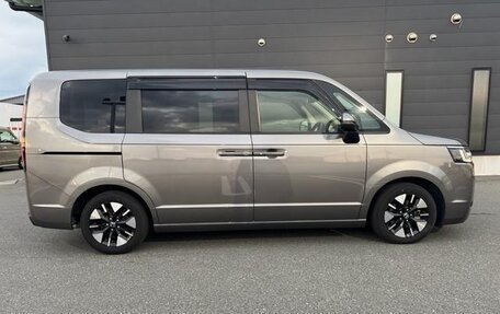 Honda Stepwgn, 2022 год, 2 130 777 рублей, 8 фотография