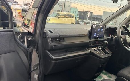 Honda Stepwgn, 2022 год, 2 130 777 рублей, 37 фотография