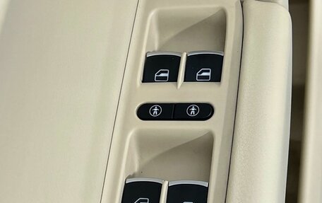 Volkswagen Touareg III, 2012 год, 2 200 000 рублей, 19 фотография