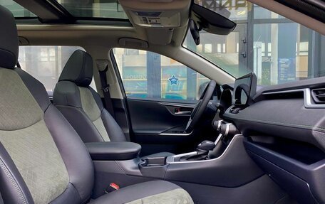 Toyota RAV4, 2025 год, 4 450 000 рублей, 31 фотография