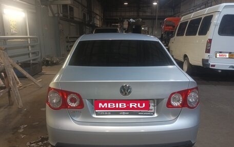 Volkswagen Jetta VI, 2009 год, 670 000 рублей, 8 фотография