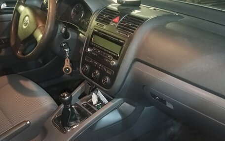 Volkswagen Jetta VI, 2009 год, 670 000 рублей, 28 фотография