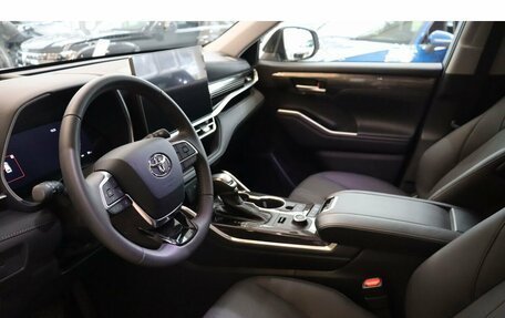 Toyota Highlander, 2025 год, 6 900 000 рублей, 9 фотография