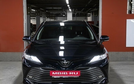 Toyota Camry, 2018 год, 2 698 000 рублей, 2 фотография