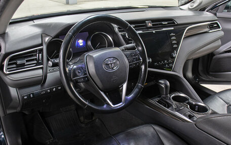 Toyota Camry, 2018 год, 2 698 000 рублей, 16 фотография