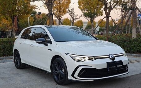 Volkswagen Golf VIII, 2022 год, 1 950 178 рублей, 3 фотография