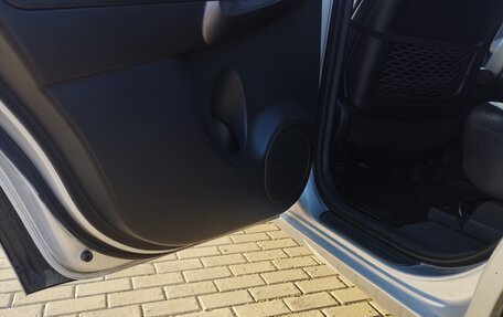 Toyota RAV4, 2010 год, 1 989 000 рублей, 15 фотография