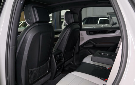 Porsche Cayenne III, 2025 год, 17 990 000 рублей, 28 фотография