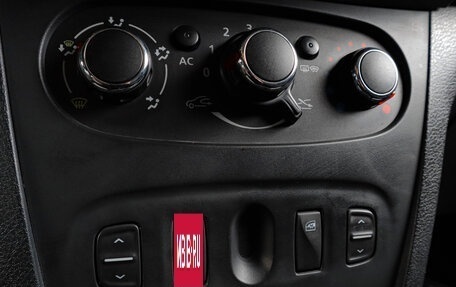 Renault Logan II, 2013 год, 849 000 рублей, 15 фотография