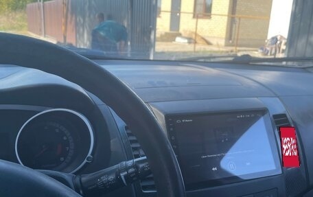 Mitsubishi Outlander III рестайлинг 3, 2008 год, 750 000 рублей, 2 фотография