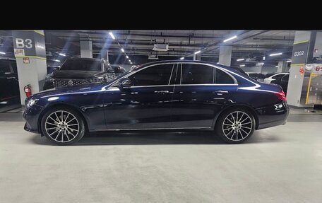 Mercedes-Benz E-Класс, 2018 год, 3 900 000 рублей, 5 фотография