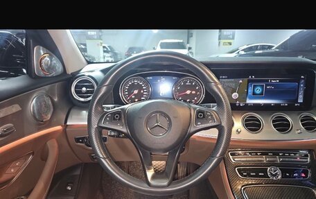 Mercedes-Benz E-Класс, 2018 год, 3 900 000 рублей, 10 фотография