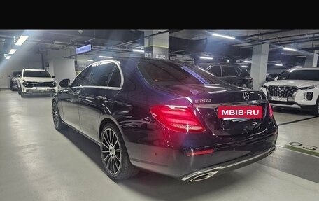Mercedes-Benz E-Класс, 2018 год, 3 900 000 рублей, 4 фотография