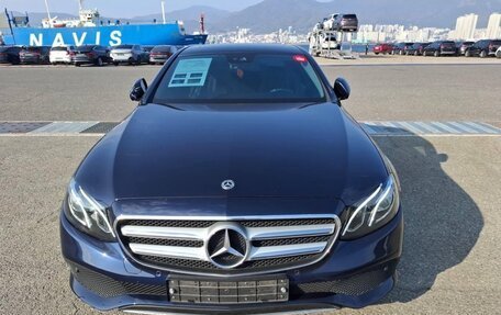 Mercedes-Benz E-Класс, 2018 год, 3 900 000 рублей, 21 фотография