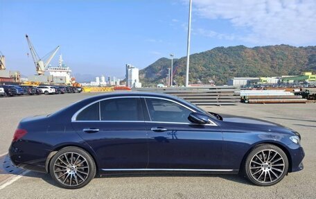 Mercedes-Benz E-Класс, 2018 год, 3 900 000 рублей, 19 фотография